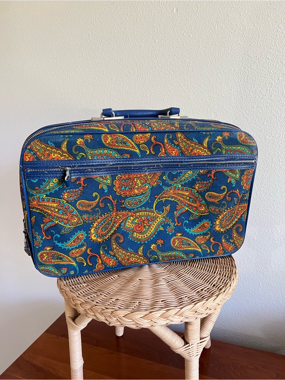 Women Travel Bag in Blue Paisley Pattern